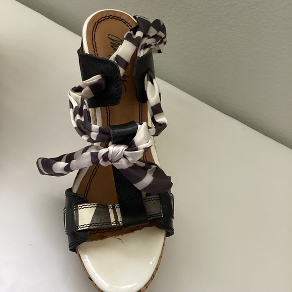 Miss Sixty White & Black Leather T Strap Ankle Wrap Studded Open Toe Wedge - Picture 7 of 11